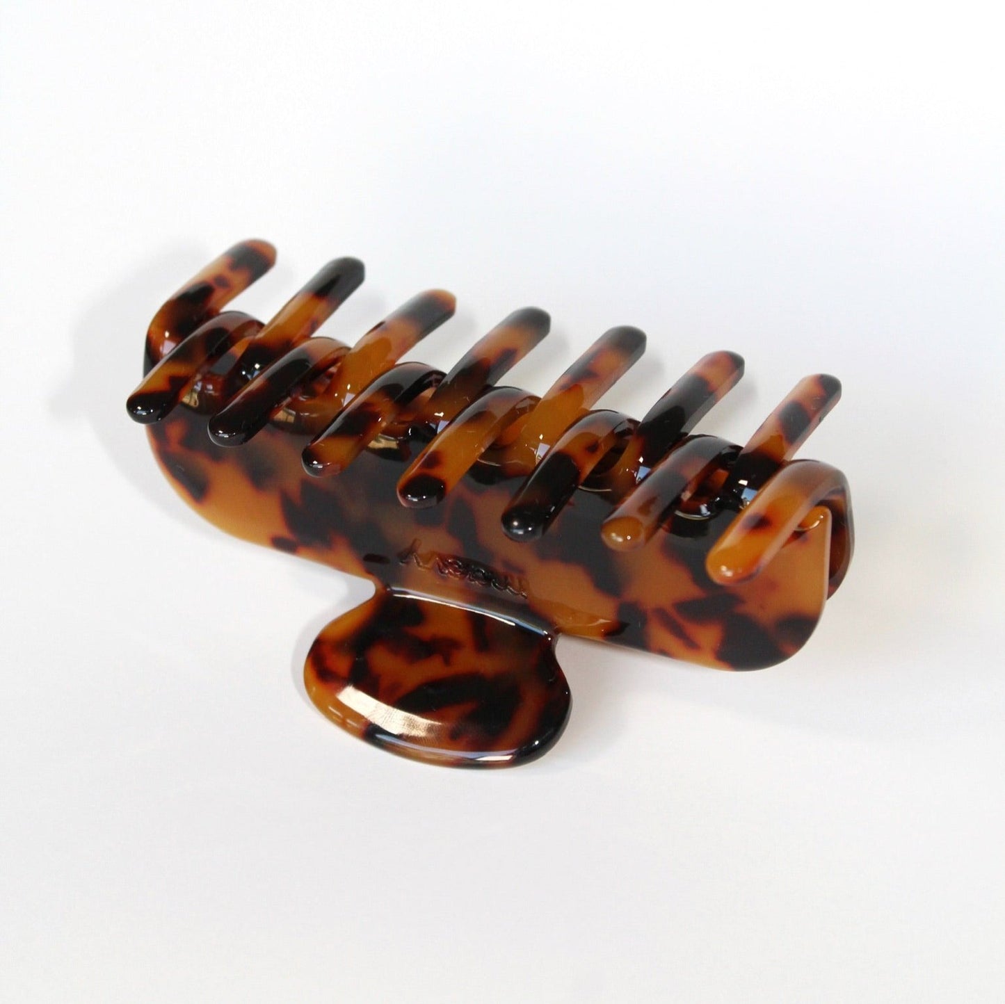 Black and brown tortoise claw clip